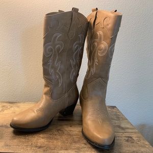 Embroidered Western Rodeo Cowboy Boots